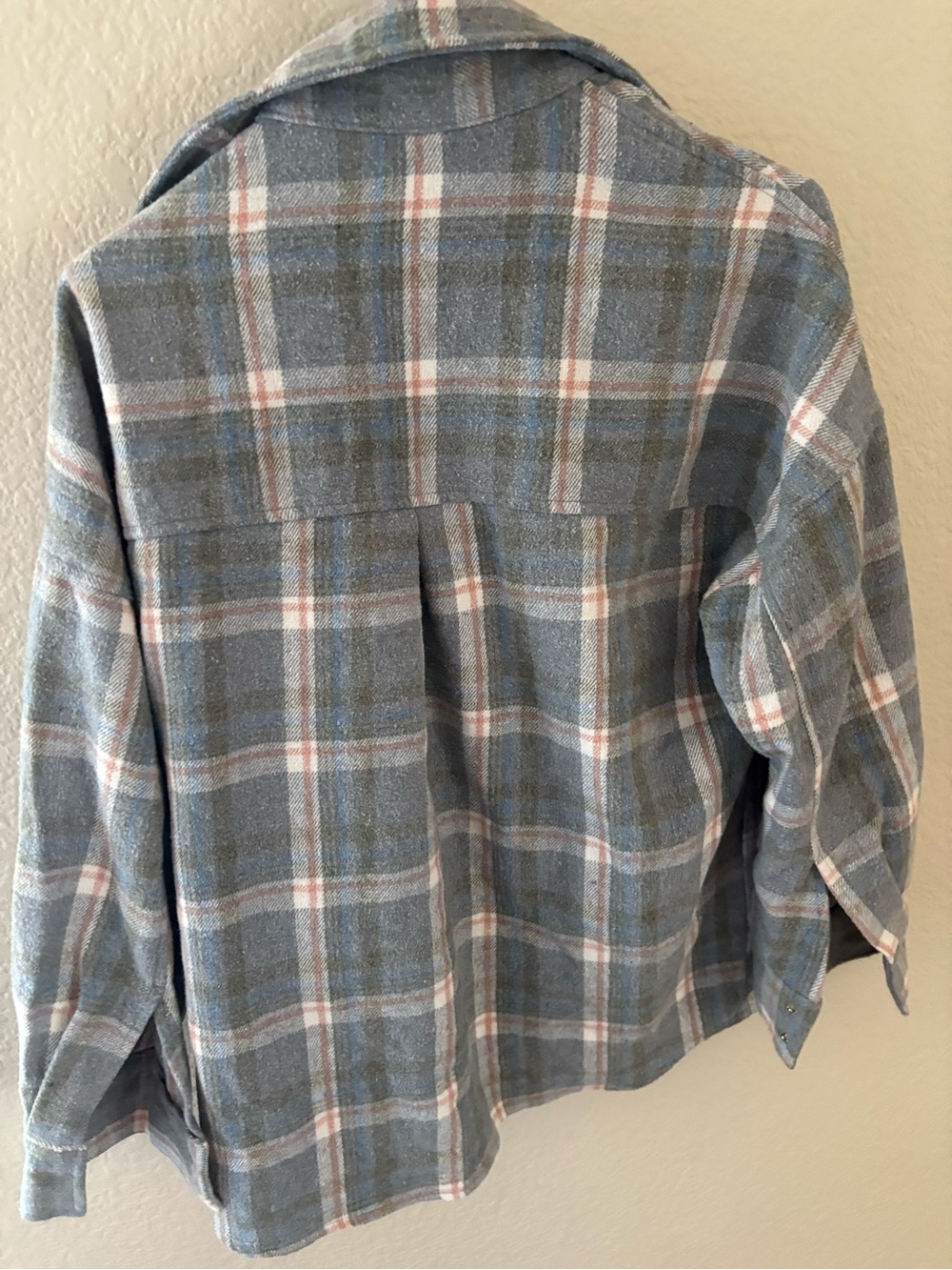 Women’s Gray Plaid Button-Down Shirt Jacket - Casual Layering Shirt - Picture 3 of 3